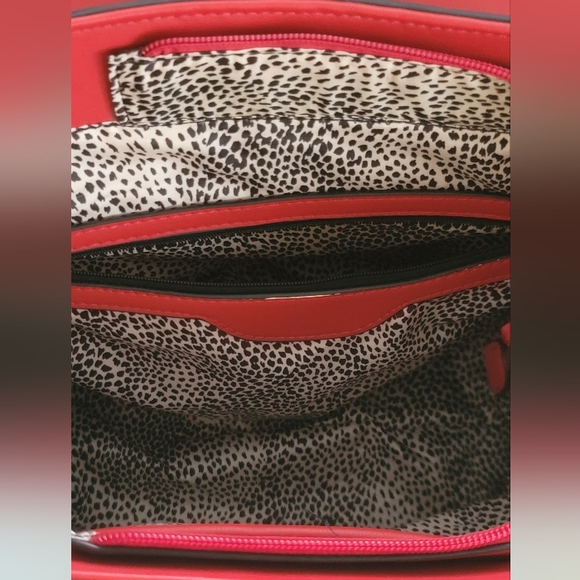 ALYSSA PURSE/BACKPACK  π₯ - Picture 10 of 16